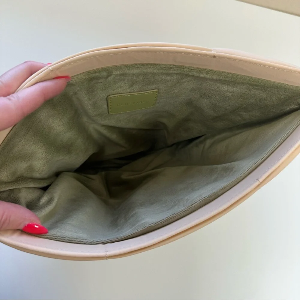 Comfyable Puffy Laptop Sleeve in Color Sand for 13 - 14 inch Mac Book